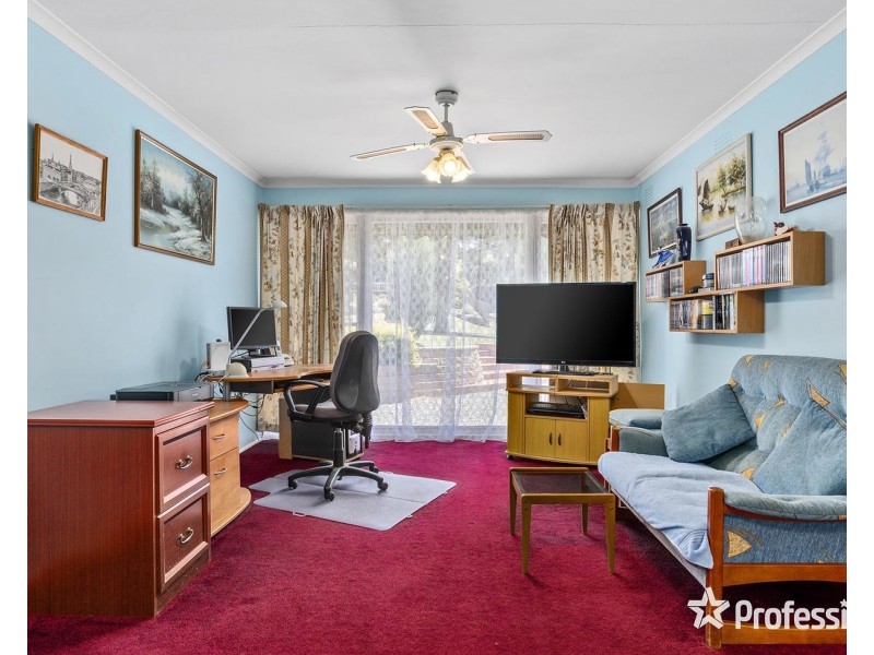 6 Autumn Grove, Mooroolbark VIC 3138