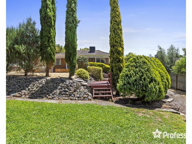 6 Autumn Grove, Mooroolbark VIC 3138