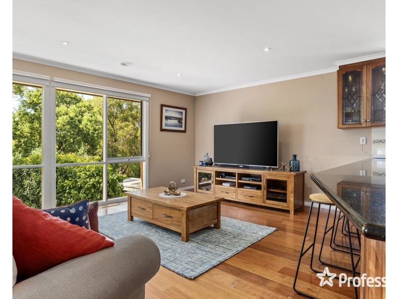 70 Johns Crescent, Mount Evelyn VIC 3796