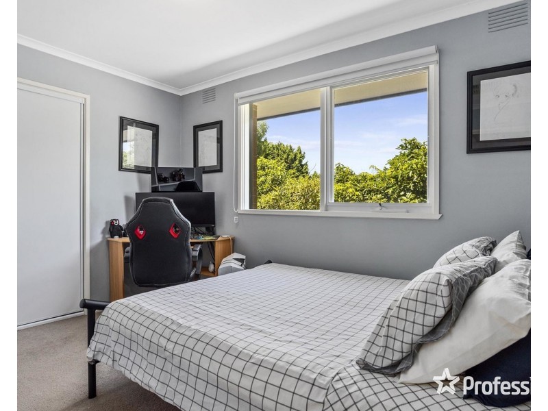 70 Johns Crescent, Mount Evelyn VIC 3796