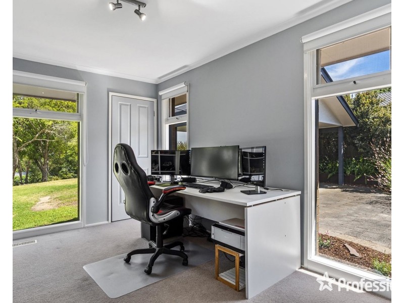 70 Johns Crescent, Mount Evelyn VIC 3796