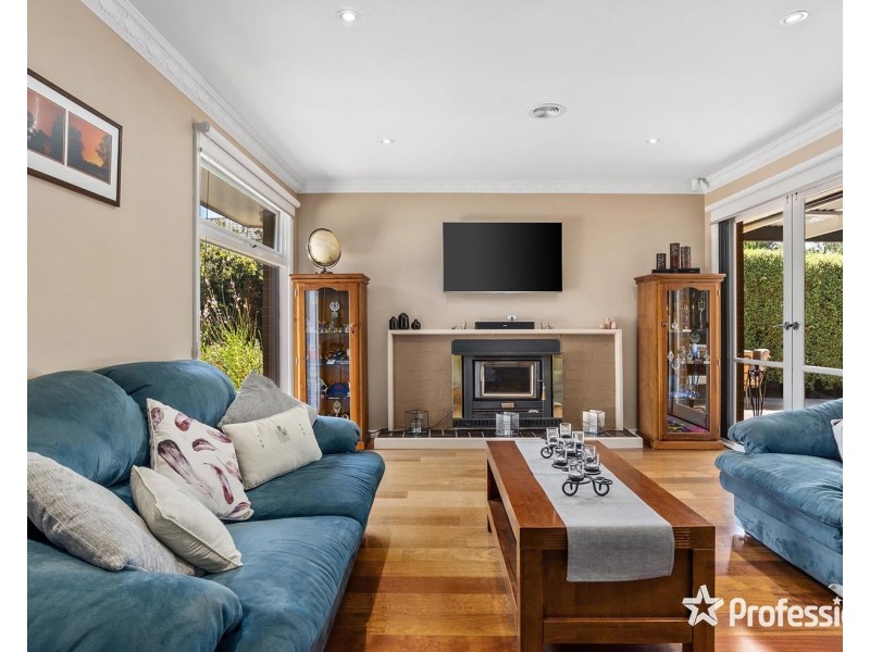 70 Johns Crescent, Mount Evelyn VIC 3796