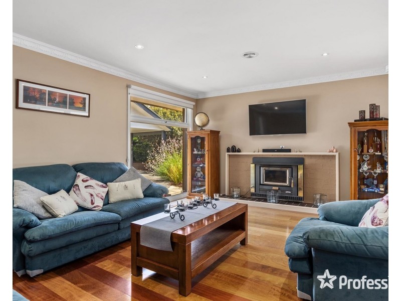 70 Johns Crescent, Mount Evelyn VIC 3796