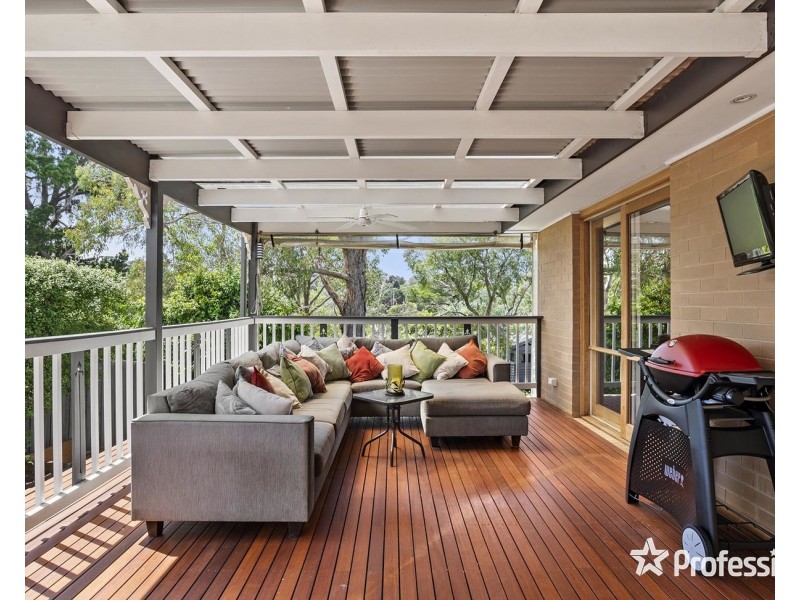 70 Johns Crescent, Mount Evelyn VIC 3796