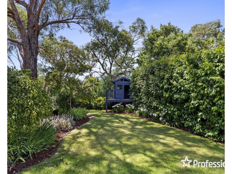 70 Johns Crescent, Mount Evelyn VIC 3796