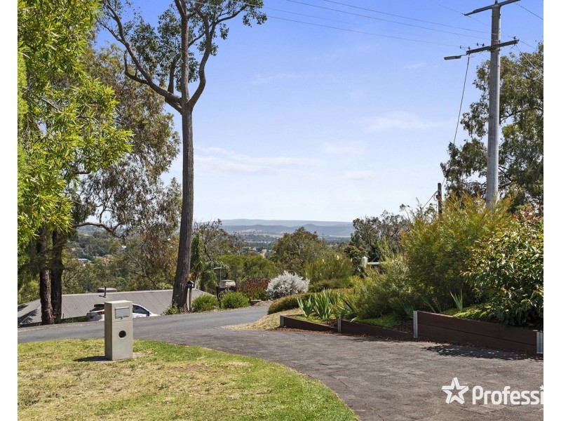 70 Johns Crescent, Mount Evelyn VIC 3796