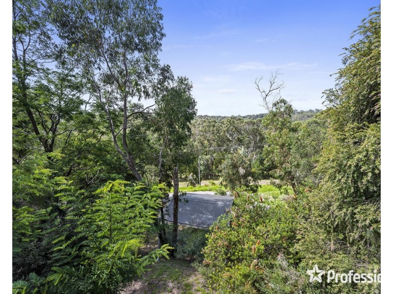 13 Murrumbung Road, Mount Evelyn VIC 3796