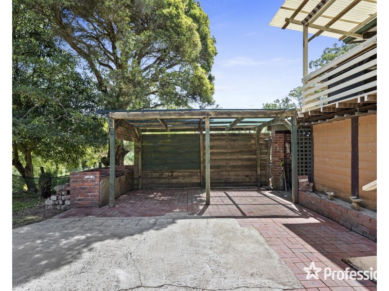 122 Monbulk Road, Mount Evelyn VIC 3796