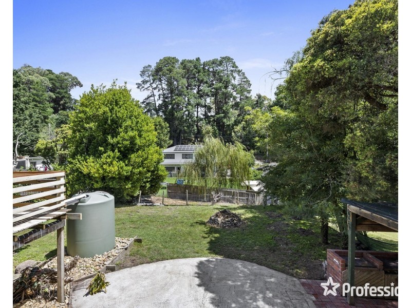 122 Monbulk Road, Mount Evelyn VIC 3796