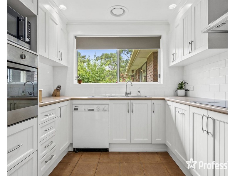 54 Warrawee Road, Mount Evelyn VIC 3796