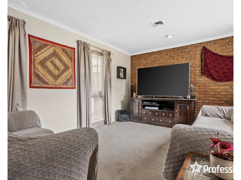 54 Warrawee Road, Mount Evelyn VIC 3796