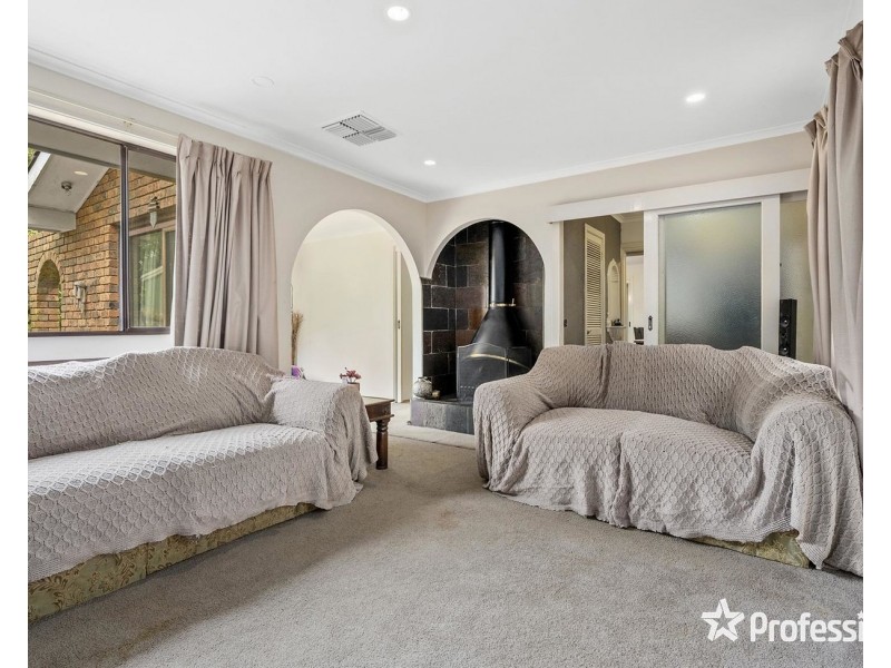 54 Warrawee Road, Mount Evelyn VIC 3796