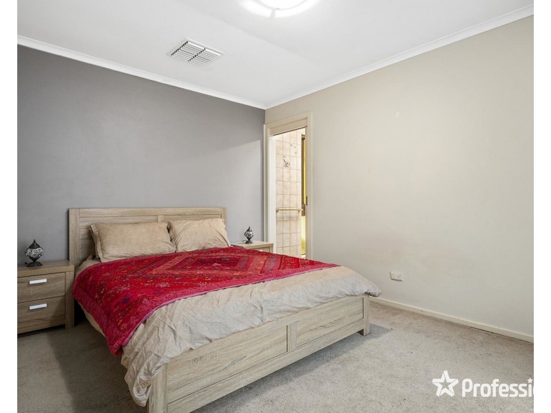 54 Warrawee Road, Mount Evelyn VIC 3796