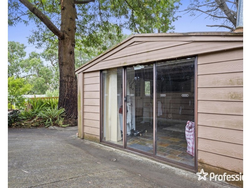 54 Warrawee Road, Mount Evelyn VIC 3796