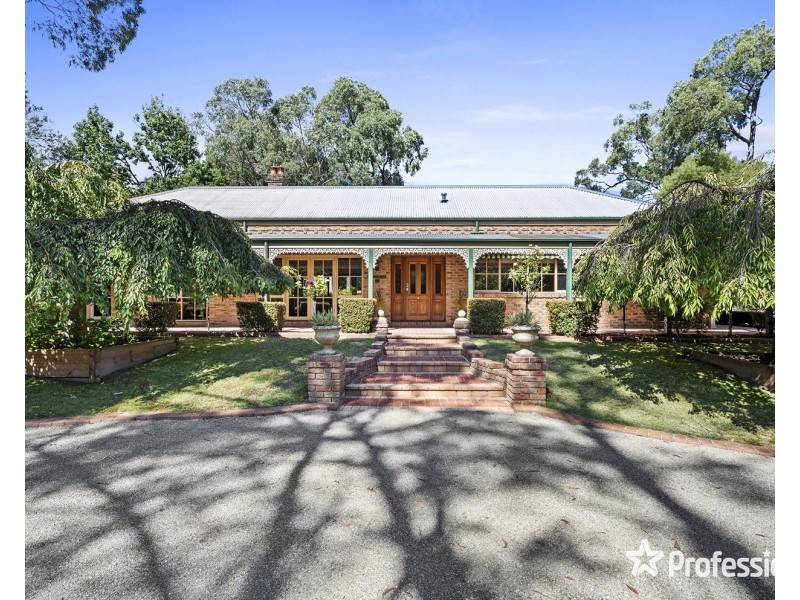 52 Rangeview Road, Mount Evelyn VIC 3796