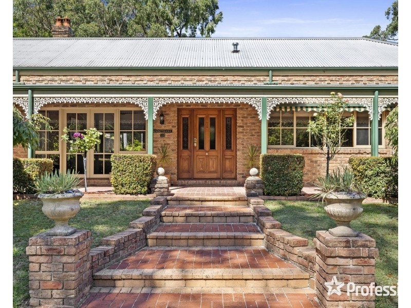 52 Rangeview Road, Mount Evelyn VIC 3796