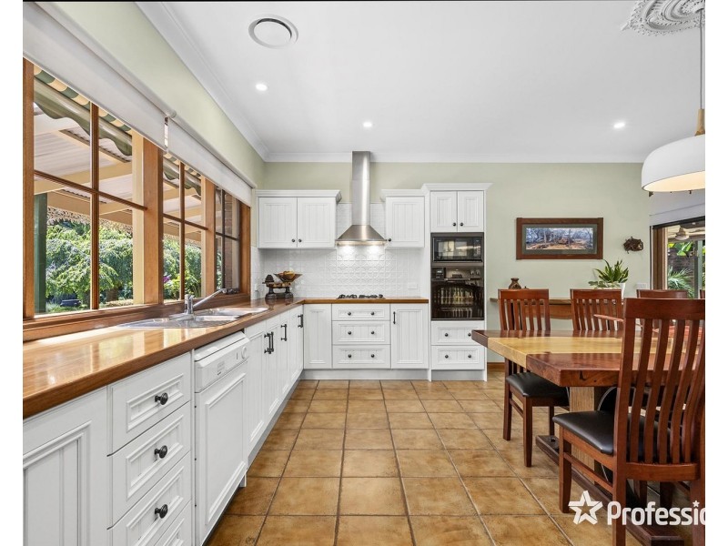 52 Rangeview Road, Mount Evelyn VIC 3796