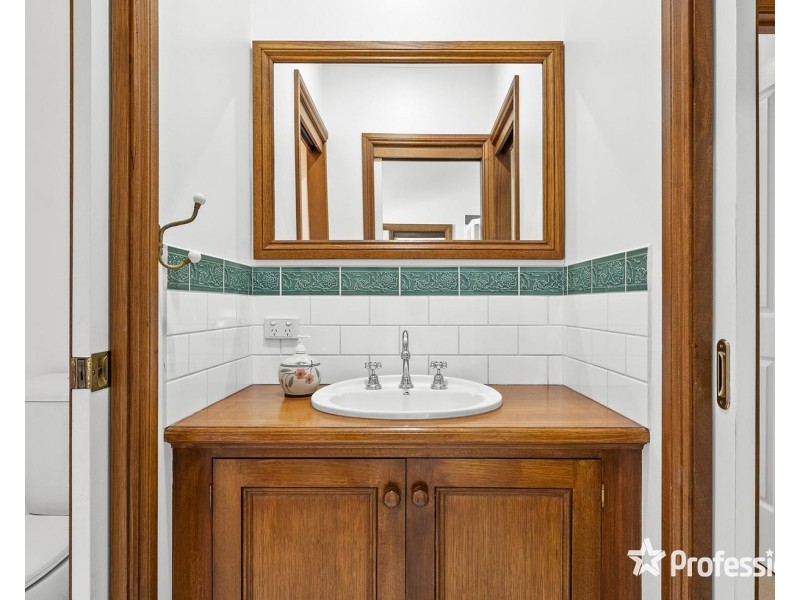 52 Rangeview Road, Mount Evelyn VIC 3796