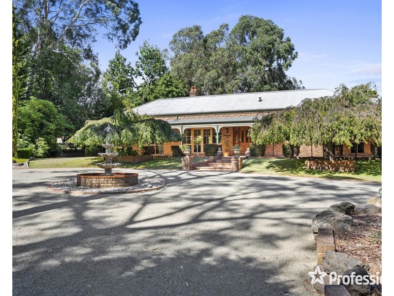 52 Rangeview Road, Mount Evelyn VIC 3796