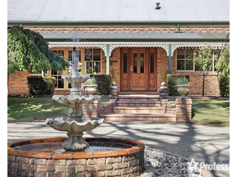 52 Rangeview Road, Mount Evelyn VIC 3796