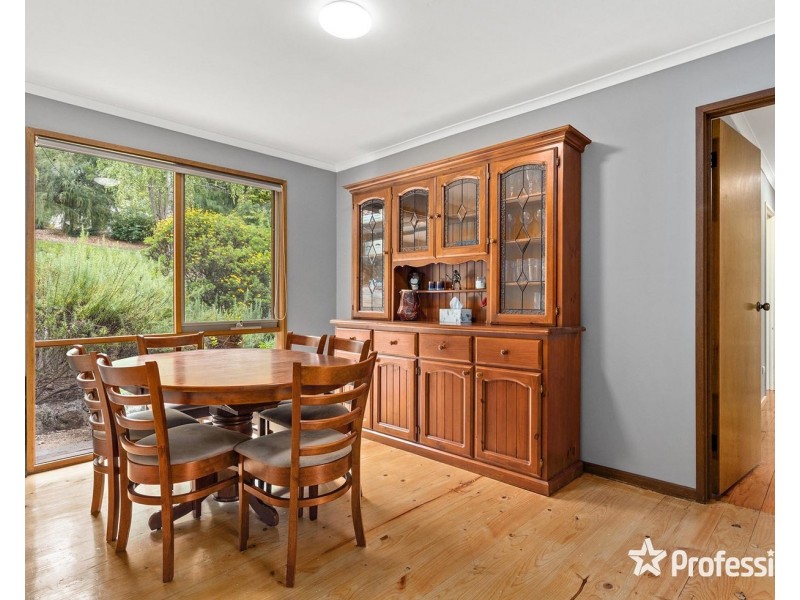 8 Sycamore Grove, Mount Evelyn VIC 3796