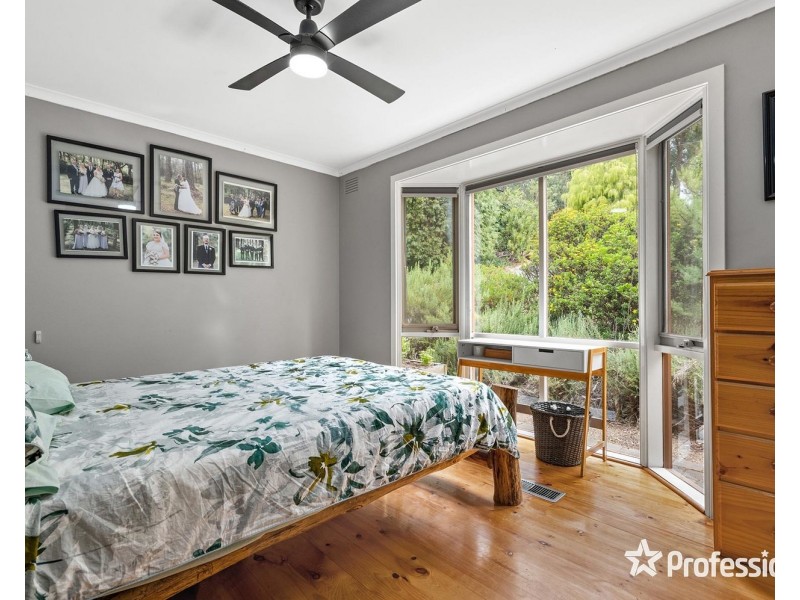 8 Sycamore Grove, Mount Evelyn VIC 3796