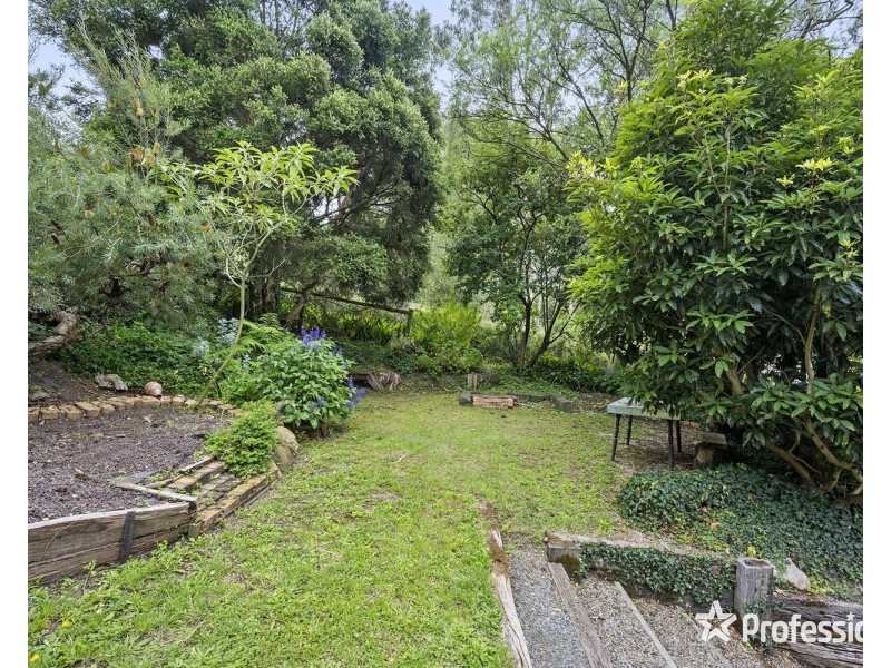 16 Falkingham Road, Mount Evelyn VIC 3796