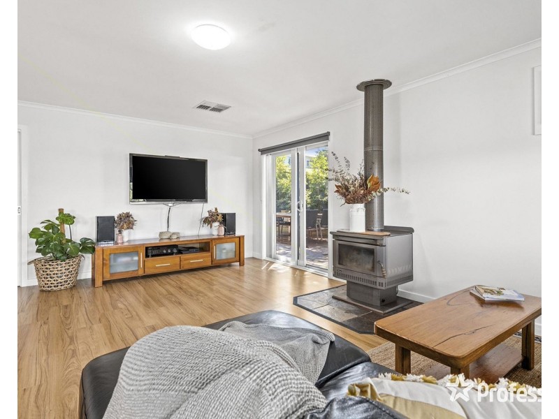 21 Penola Drive, Seville VIC 3139