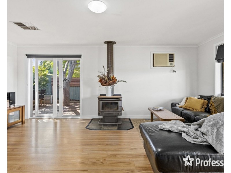 21 Penola Drive, Seville VIC 3139