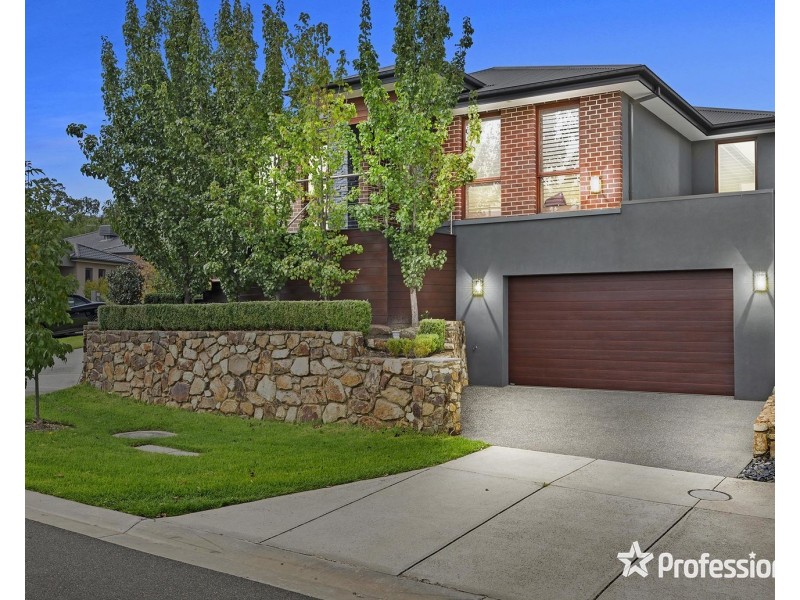 14 Tiverton Circuit, Mooroolbark VIC 3138