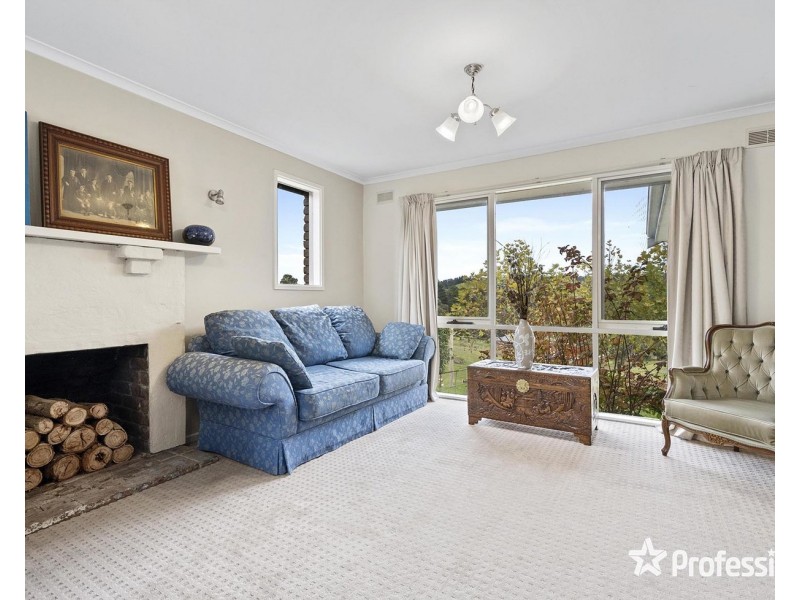 9 School Road, Seville VIC 3139