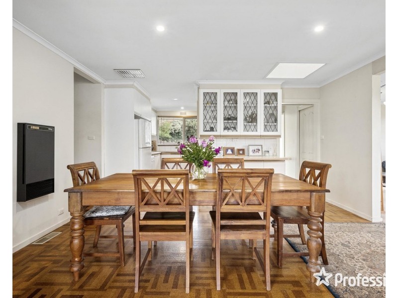 9 School Road, Seville VIC 3139