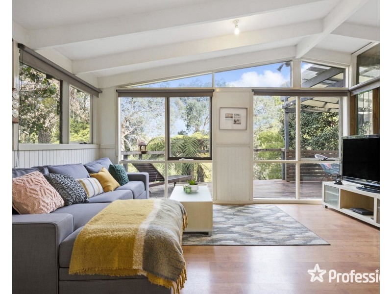 52 Russell Street, Mount Evelyn VIC 3796