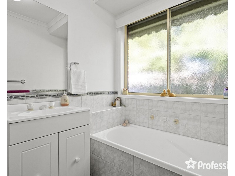 62A Faraday Road, Croydon South VIC 3136