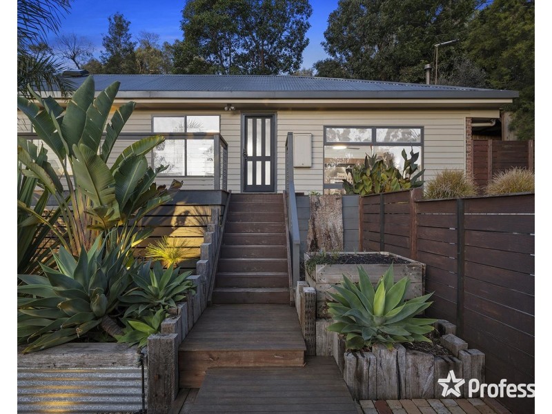 17 Warrawee Road, Mount Evelyn VIC 3796