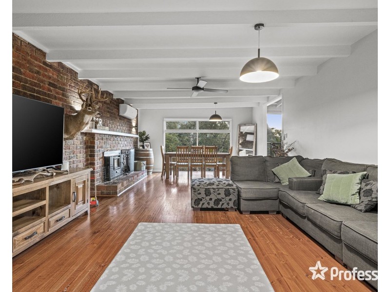 17 Warrawee Road, Mount Evelyn VIC 3796