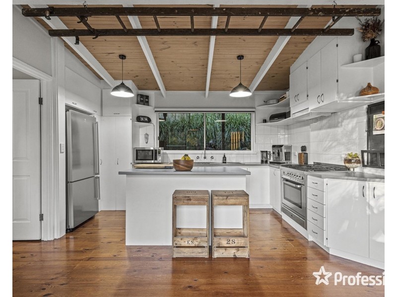 17 Warrawee Road, Mount Evelyn VIC 3796