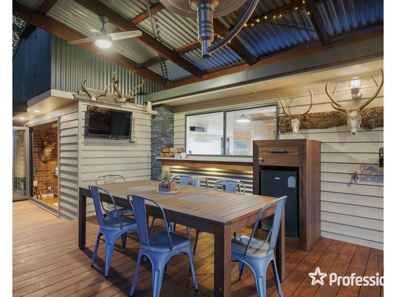 17 Warrawee Road, Mount Evelyn VIC 3796