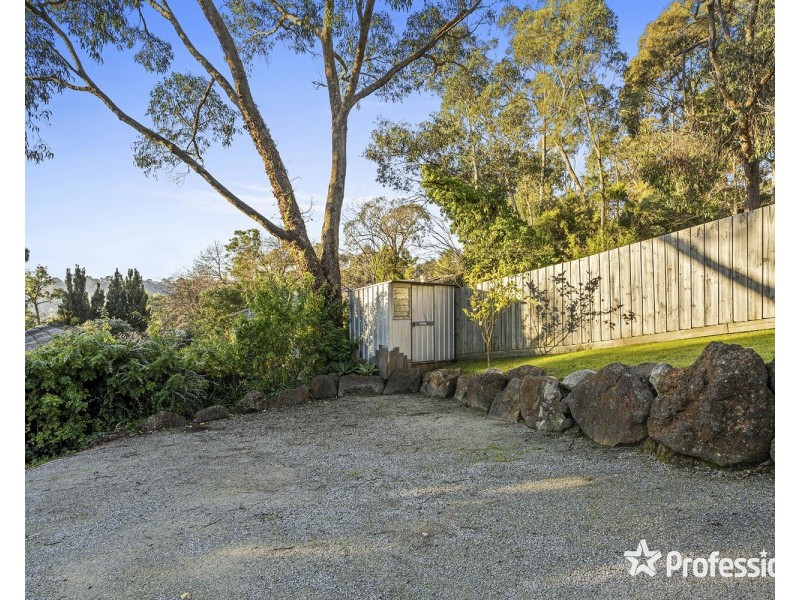 17 Warrawee Road, Mount Evelyn VIC 3796