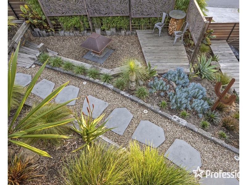 17 Warrawee Road, Mount Evelyn VIC 3796