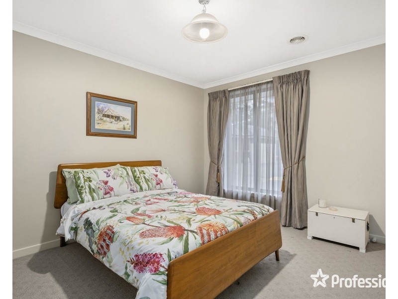 2/15 Hereford Road, Mount Evelyn VIC 3796