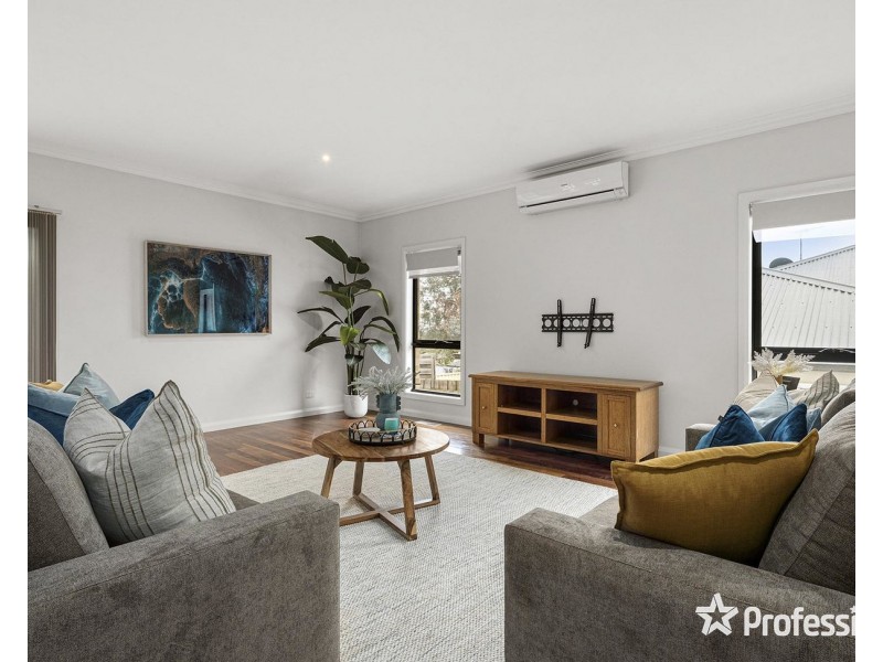 15A Balmoral Street, Kilsyth VIC 3137