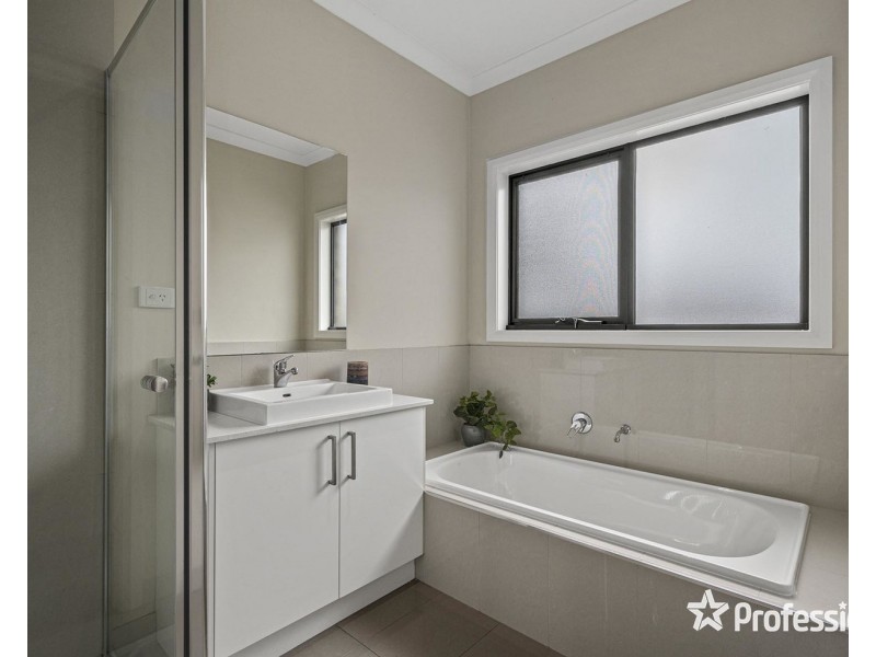 15A Balmoral Street, Kilsyth VIC 3137