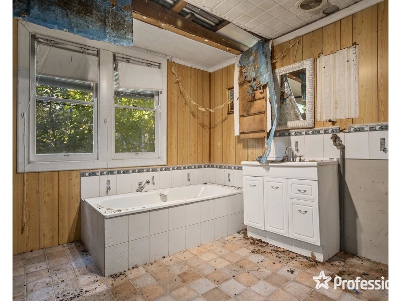 12 Gardner Parade, Mount Evelyn VIC 3796