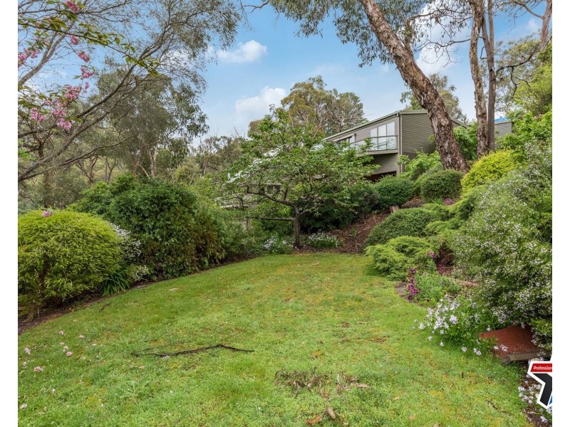 16 Sycamore Grove, Mount Evelyn VIC 3796