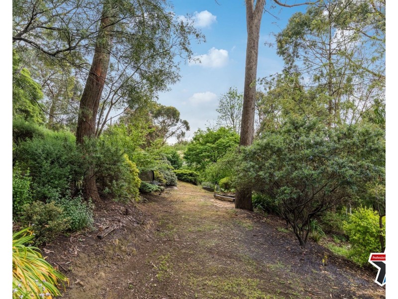 16 Sycamore Grove, Mount Evelyn VIC 3796