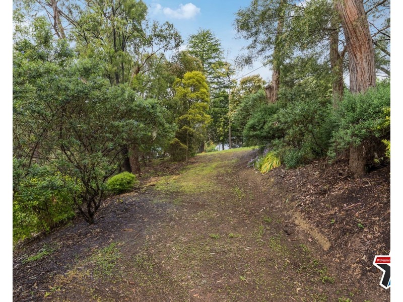 16 Sycamore Grove, Mount Evelyn VIC 3796