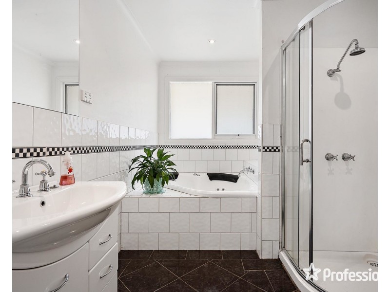 90 Clegg Road, Mount Evelyn VIC 3796