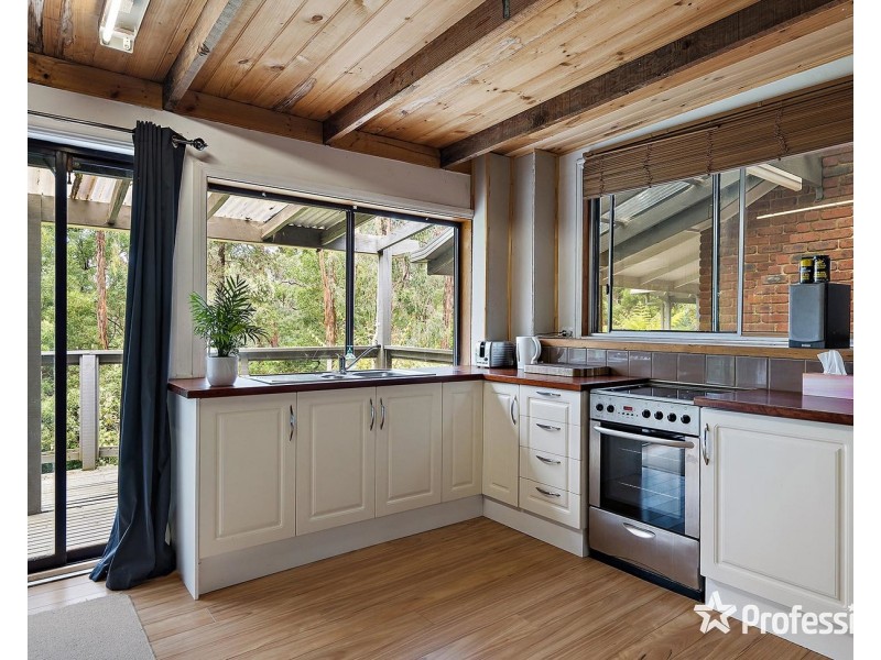 90 Clegg Road, Mount Evelyn VIC 3796