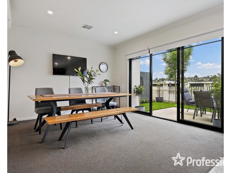 17 Amadeo Way, Chirnside Park VIC 3116